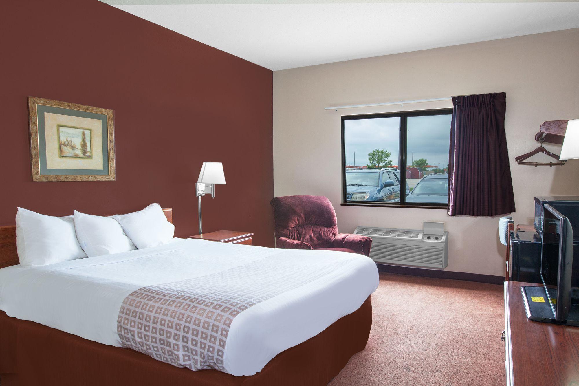 Super 8 By Wyndham Mason City Ngoại thất bức ảnh