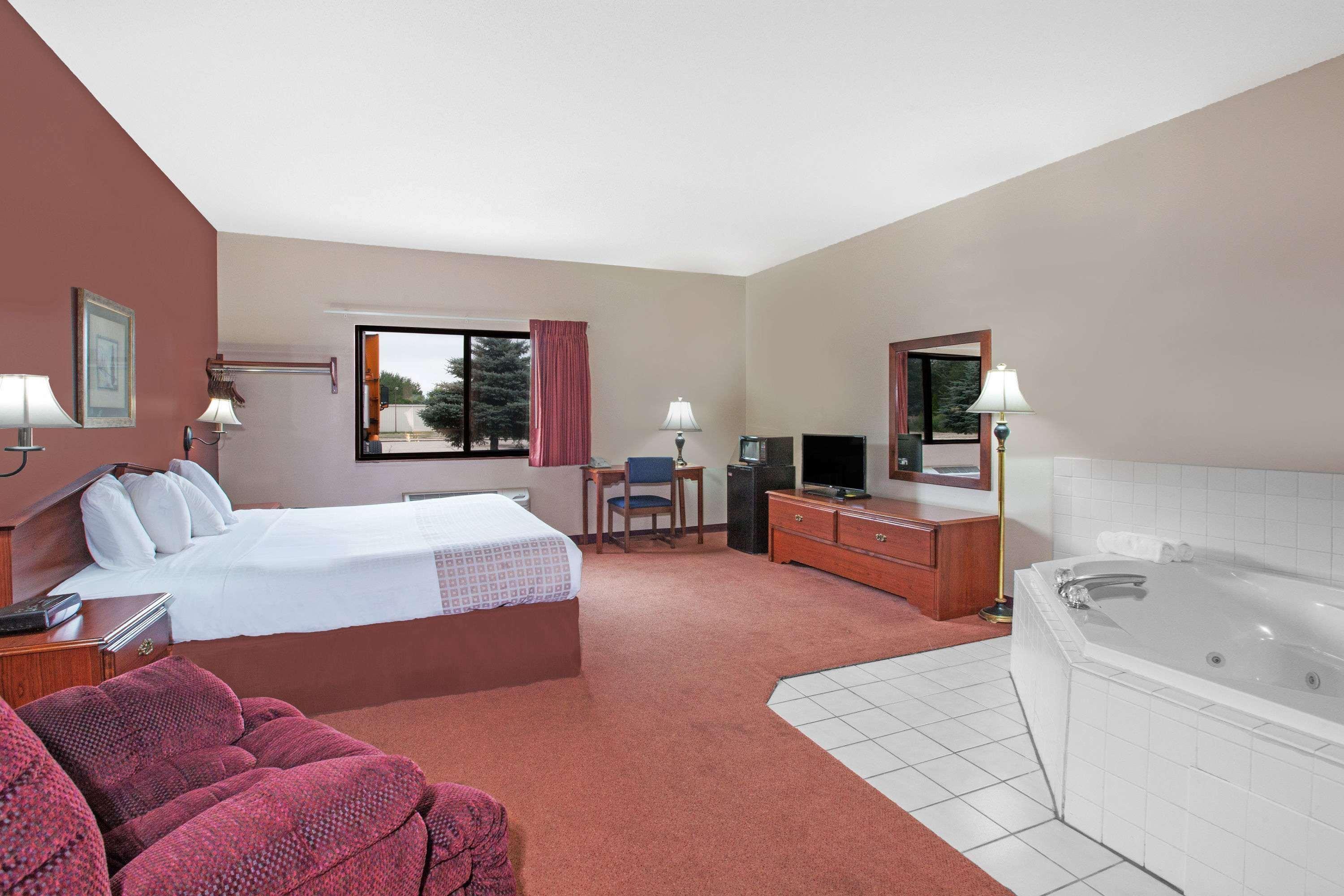 Super 8 By Wyndham Mason City Ngoại thất bức ảnh