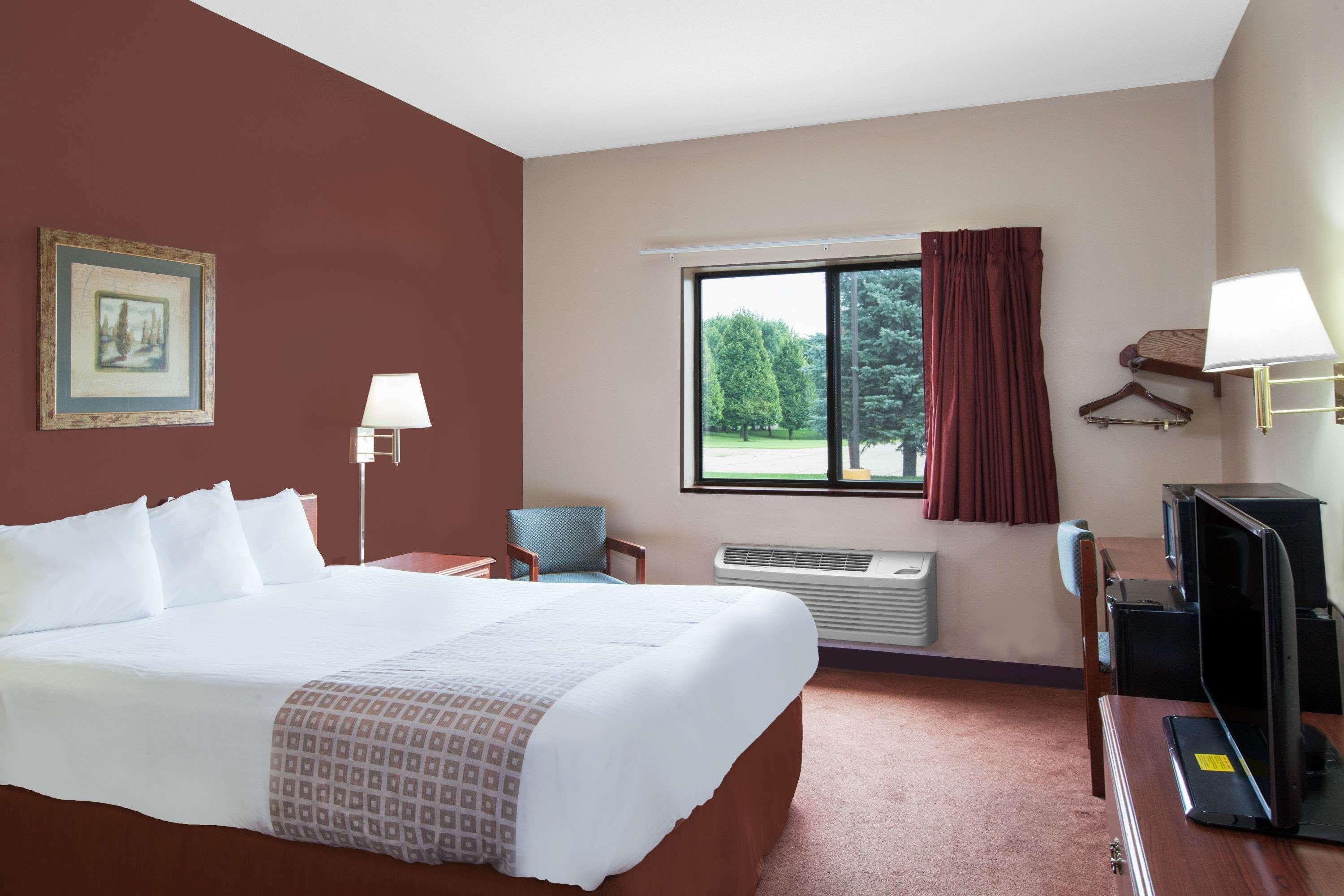 Super 8 By Wyndham Mason City Ngoại thất bức ảnh