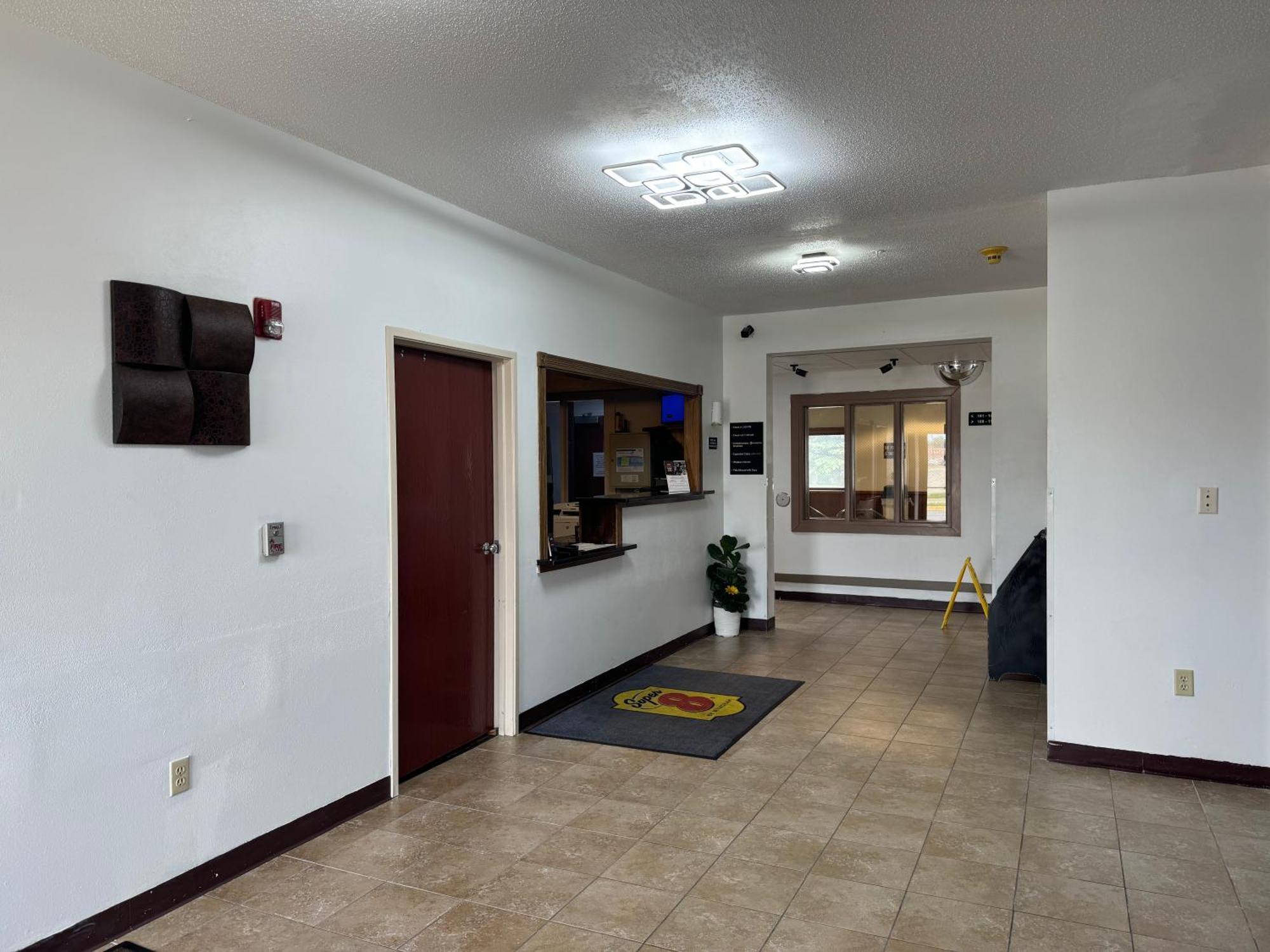 Super 8 By Wyndham Mason City Ngoại thất bức ảnh