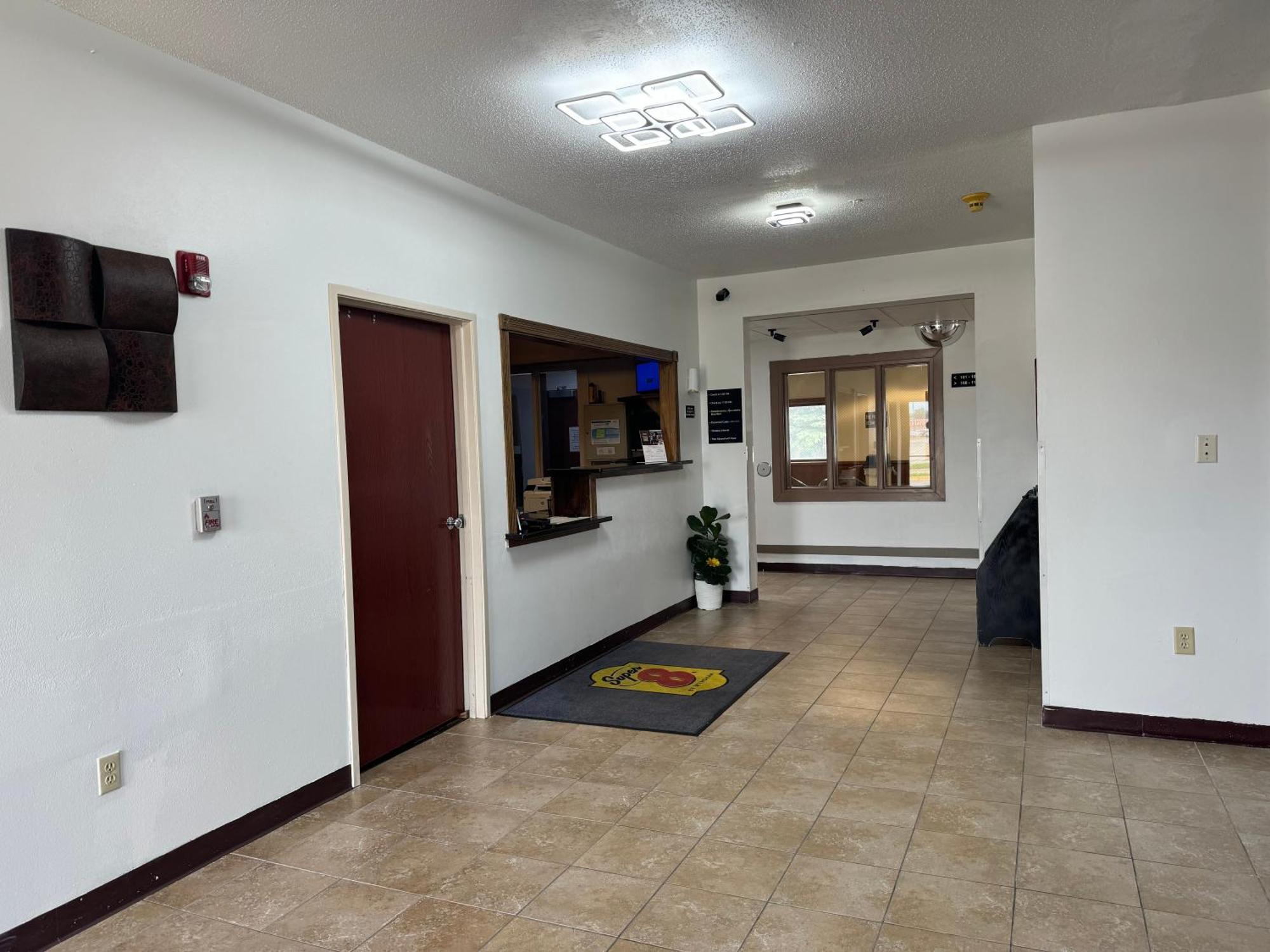 Super 8 By Wyndham Mason City Ngoại thất bức ảnh