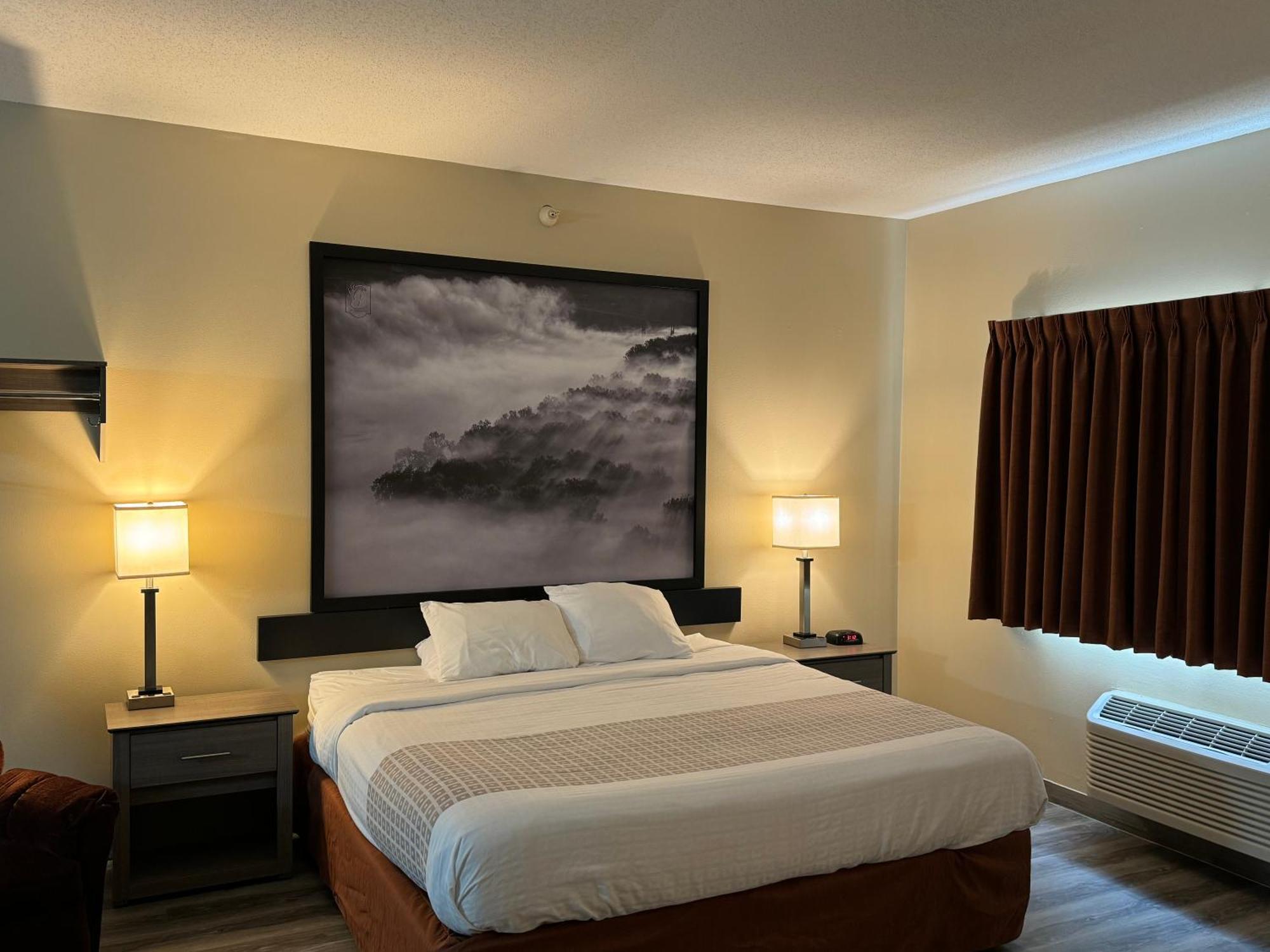 Super 8 By Wyndham Mason City Ngoại thất bức ảnh