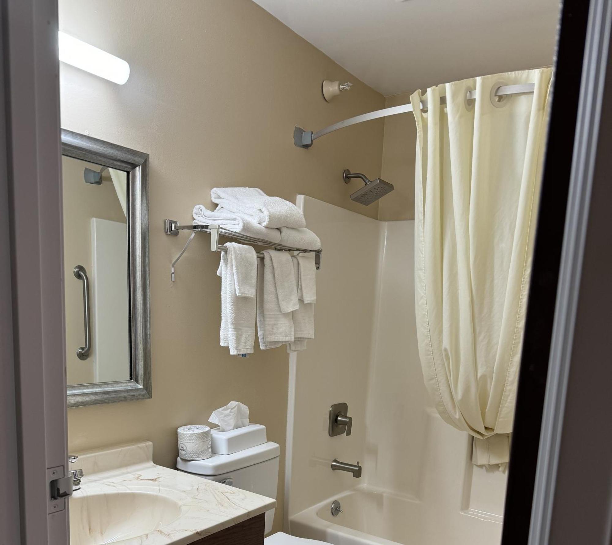 Super 8 By Wyndham Mason City Ngoại thất bức ảnh